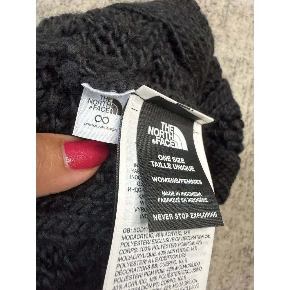 The North Face Women's Oh Mega Fur Pom Beanie | Deep Fit One Size, Tnf Black